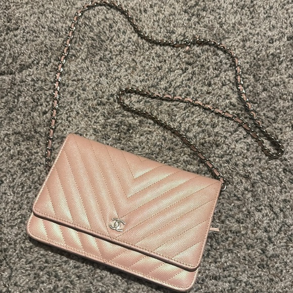 Chanel purse - Picture 2 of 2